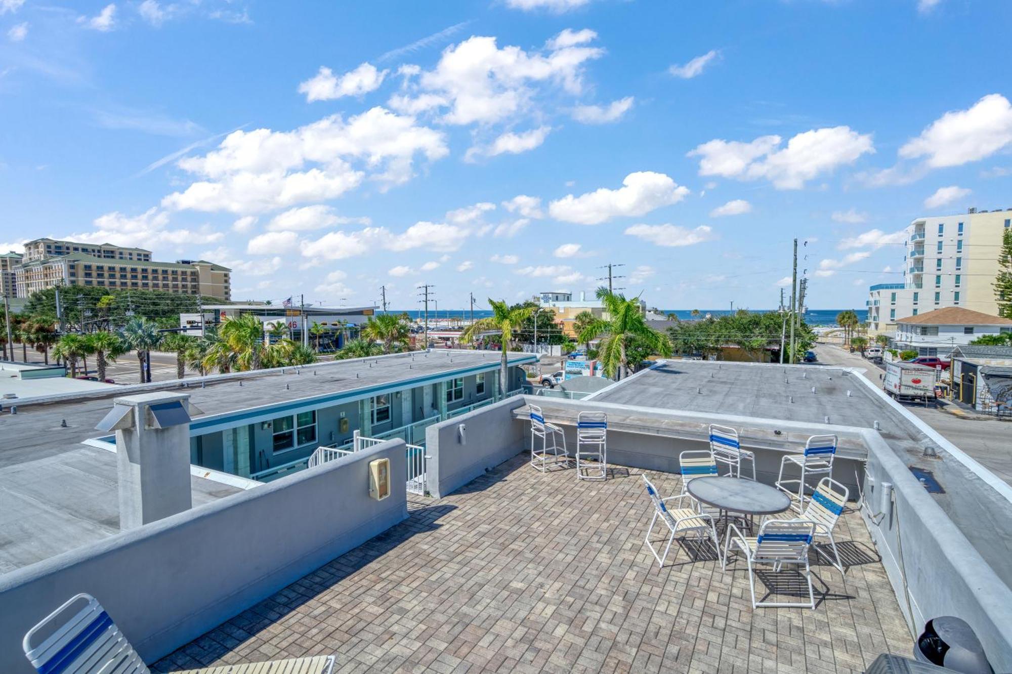 Camelot Beach Suites Clearwater Beach Esterno foto