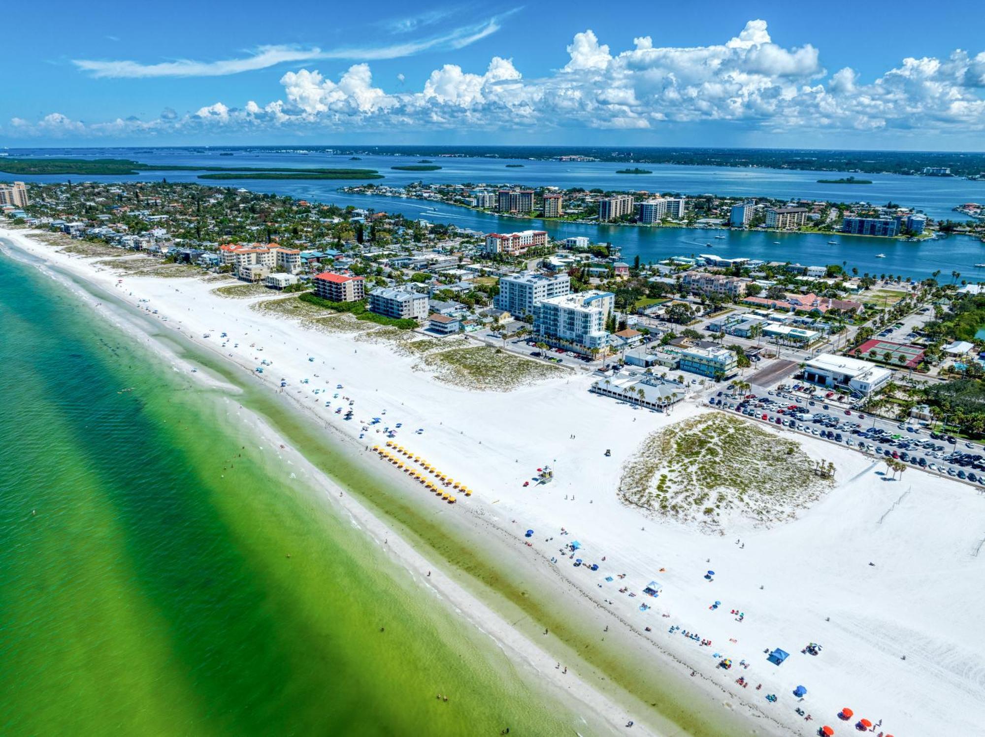 Camelot Beach Suites Clearwater Beach Esterno foto