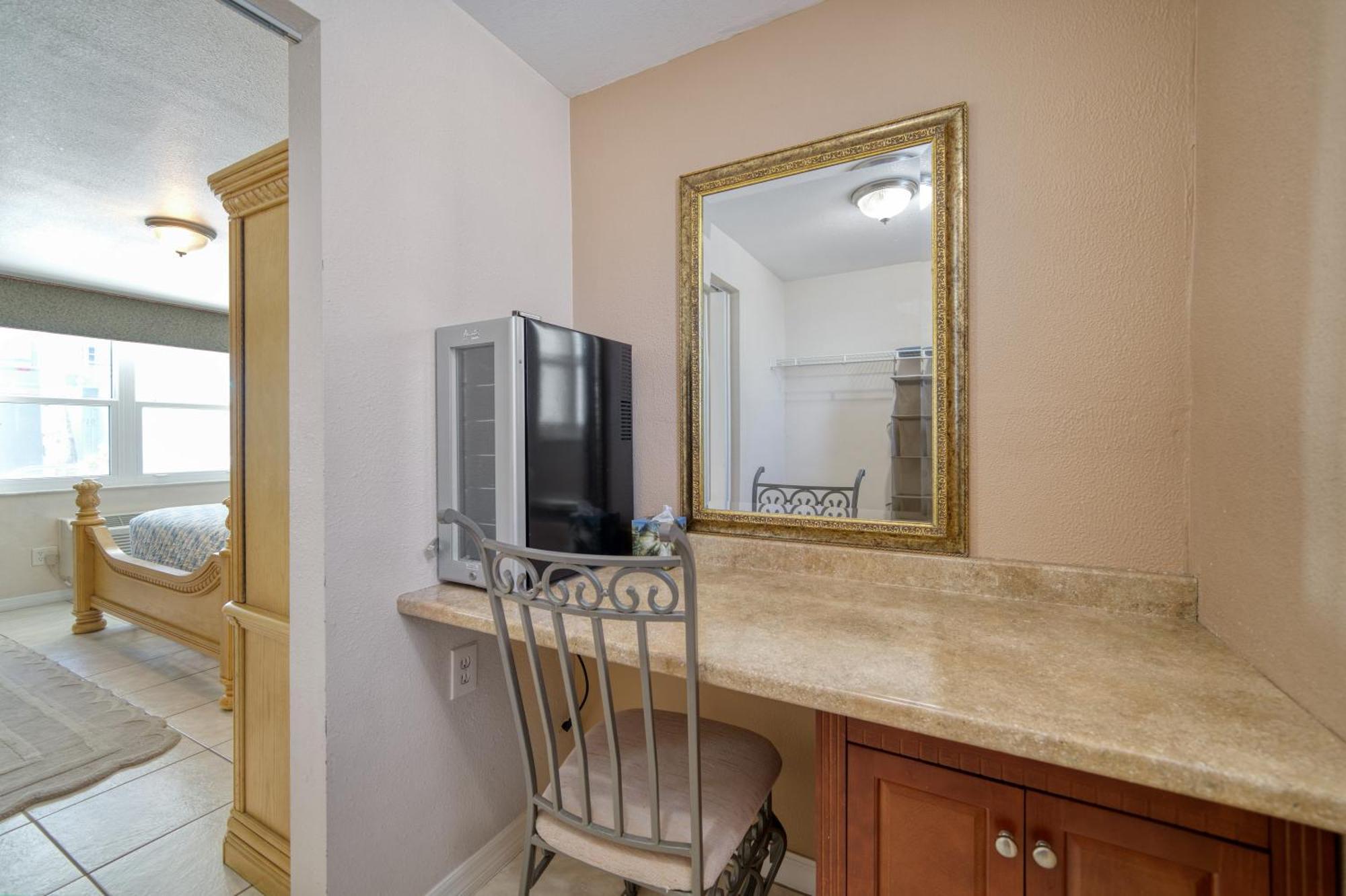 Camelot Beach Suites Clearwater Beach Esterno foto