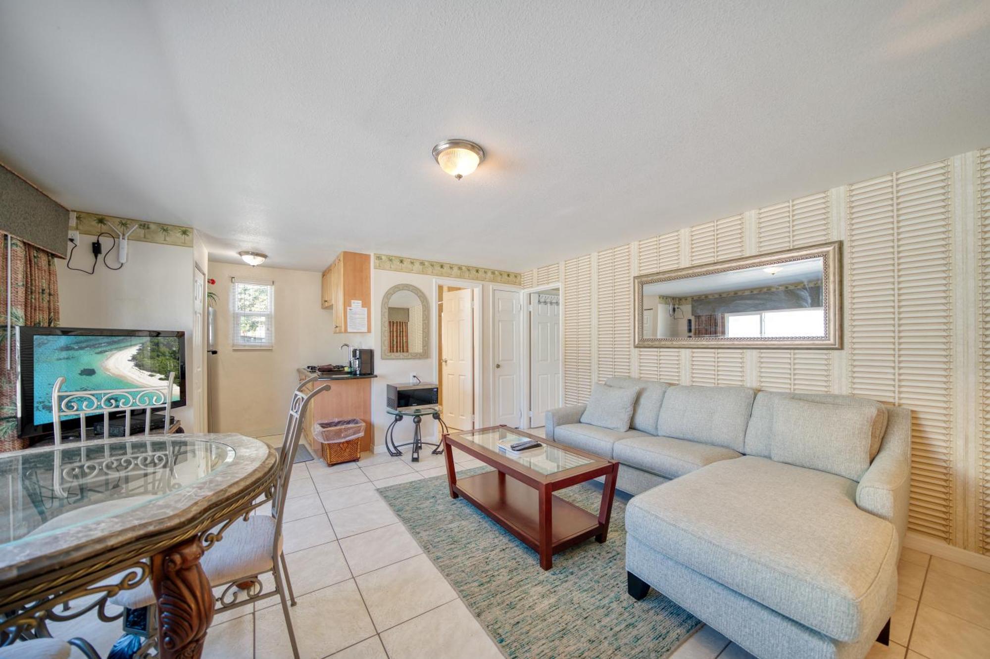 Camelot Beach Suites Clearwater Beach Esterno foto