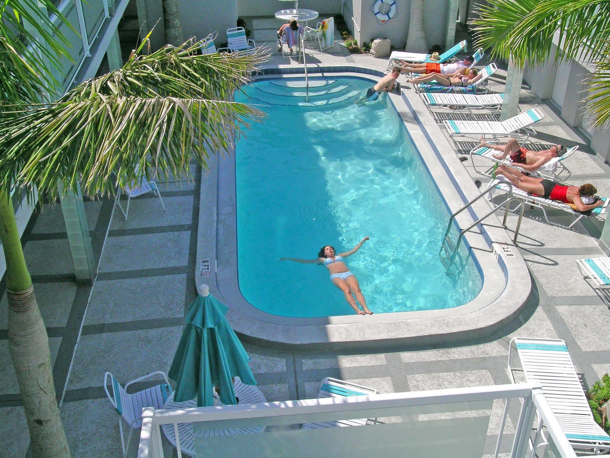 Camelot Beach Suites Clearwater Beach Esterno foto
