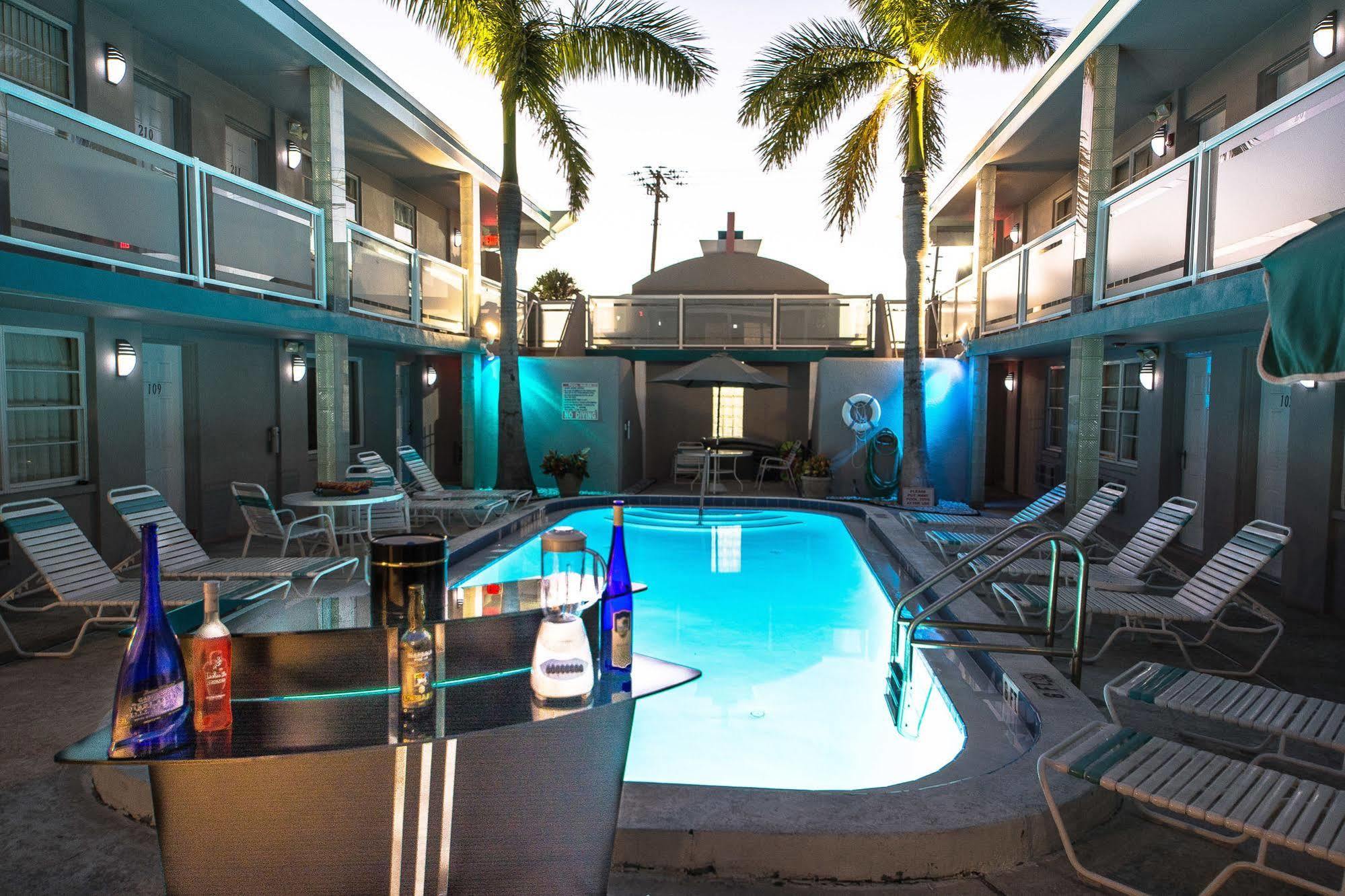 Camelot Beach Suites Clearwater Beach Esterno foto