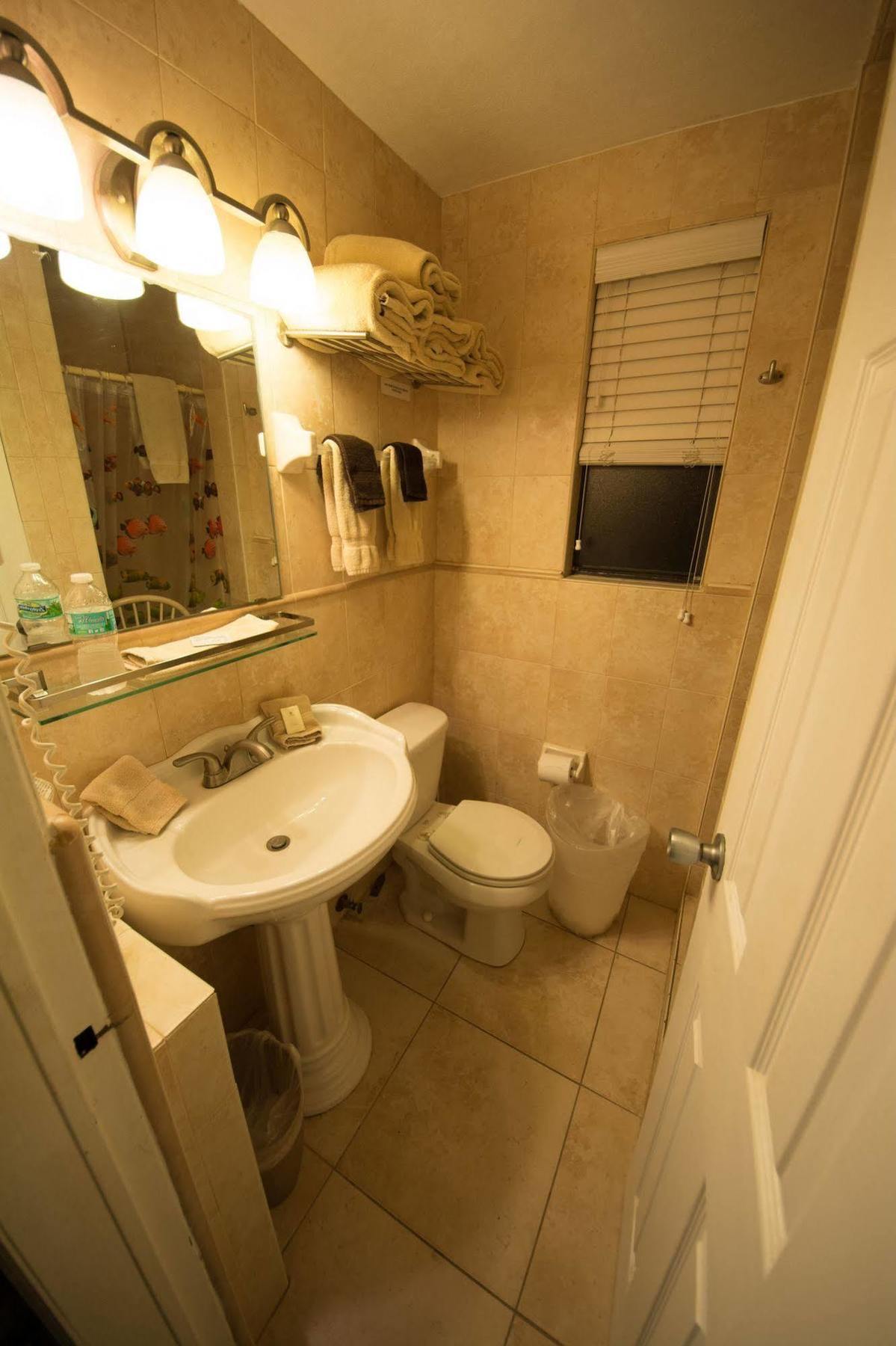 Camelot Beach Suites Clearwater Beach Esterno foto